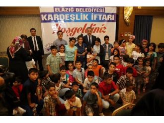 Elazığ’da Yetimler, İftarda Buluştu