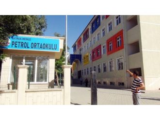 Okulun Güvenlik Kameralarını Çaldılar