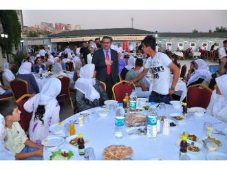 Vali Su, Vatandaşlarla İftarda Bir Araya Geldi