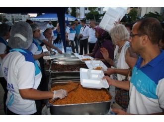 Aydın Bbyükşehirden Didim’de İftar Yemeği