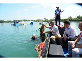 Seyhan Dalgıçlarla Temizleniyor