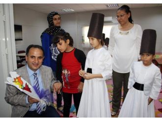 Ytb Başkanı Doç. Dr. Kudret Bülbül, Mülteci Kampını Gezdi