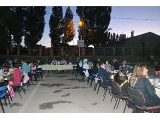 Koruyucu Aileler İftarda Buluştu