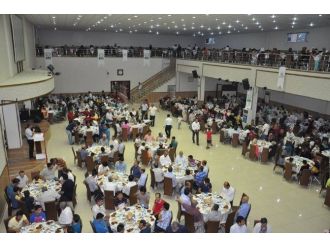 Yetimlere İftar Yemeği