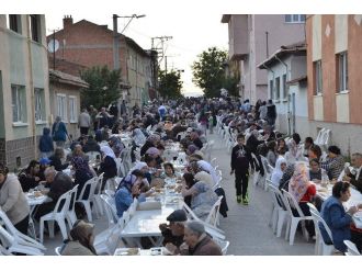 Tepebaşı’nda İftar Bereketi Artarak Sürüyor