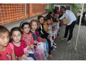 Cami Önü Geleneği Asırlardır Yaşatılıyor
