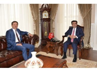 Ak Parti Kocaeli Milletvekili Yılmaz, Vali Güzeloğlu’nu Ziyaret Etti