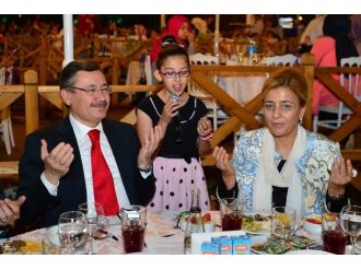 Başkan Gökçek, Yetim Çocuklarla İftarda Buluştu