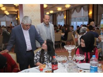 Sorgun Belediyesi Yetim 300 Çocuk Ve Ailesine İftar Yemeği Verdi