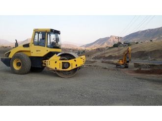 Derecik’in Giriş Yolu Genişletiliyor