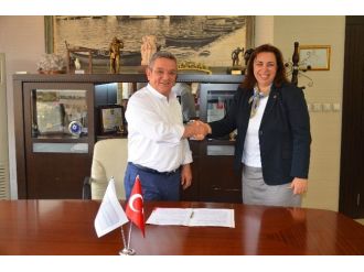 Kuşadası Belediyesi İle Thy Arasında Uçakla Cenaze Taşıma Anlaşması