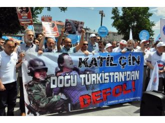 Memur-sen Üyeleri Çin’i Protesto Etti
