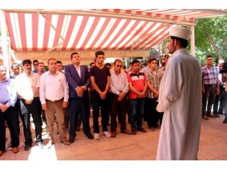 Doğu Türkistan Müslümanları İçin Gıyabi Cenaze Namazı Kılındı