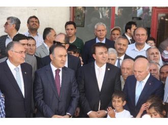 Erzurum Büyükşehir Belediyesi “Hayır Çarşısı” Açıldı