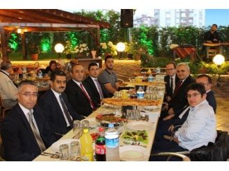 Hakim Ve Savcılara Veda Yemeği