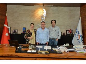 Belkıs Akkale Ve İzzet Altınmeşe’den Başkan Böcek’e Ziyaret