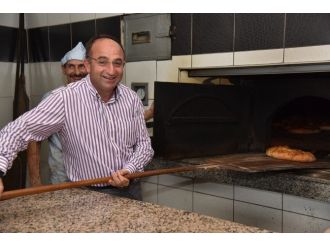 Ramazan Pideleri Üzülmez’in Elinden