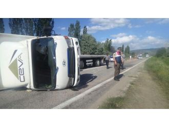 Kontrolden Çıkan Kamyonet Devrildi: 2 Yaralı