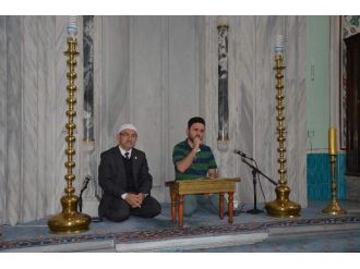 Süleyman Demirel İçin Mevlit Okutuldu