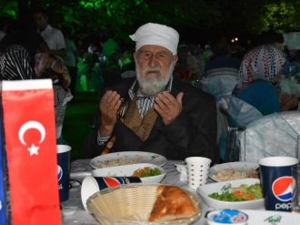 Vali Bektaş, Şehit Yakınları Ve Gazilerle İftar Yemeğinde Buluştu