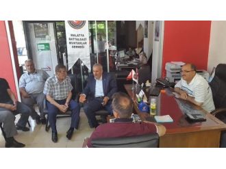 Milletvekili Şahin, Battalgazi Muhtarlar Derneği’ni Ziyaret Etti