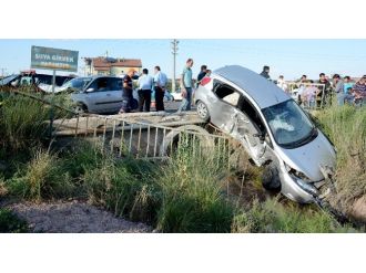 Otomobil Sulama Kanalına Düştü: 7 Yaralı