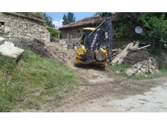 Telefon Hatları Ayaklar Altında