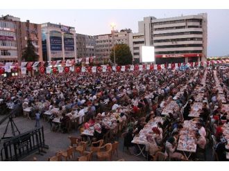İlkadım Belediyesi’nden 5 Bin Kişiye İftar