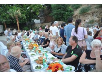 Alanyalılar “İyilik Sofrası”nda Buluştu