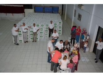 Osmaniye Belediyesi İhtiyaç Sahibi Vatandaşlara Gıda Yardım Paketi Dağıtıyor