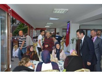 Ortahisar Belediyesi Başkanı Genç, Yetimler Ve Huzurevi Sakinleriyle İftarda Bir Araya Geldi