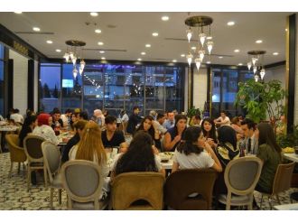 Piazza Ailesi İftar Yemeğinde Buluştu