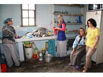 Beşikdüzü “Dedem Ve Ninemi Unutmuyor