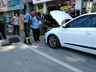 Kütahya’da Otomobilin Motoruna Giren Yılanı Kurtarma Operasyonu