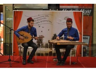 Piazza’da Ramazan Her Gün Bayram Tadında