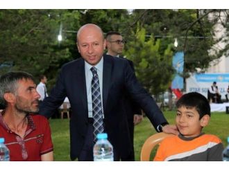 Çolakbayrakdar, Saha Personeliyle İftar Açtı
