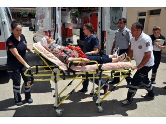 Aynı Yol Üzerinde Arka Arkaya İki Kaza: 13 Yaralı