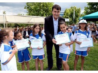 Küçük Kulaçlar Sertifikalarını Aldı