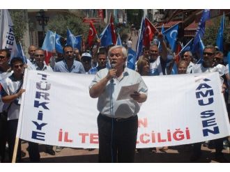 Devli: “Türk Milleti Uyan Kardeşin Katlediliyor”