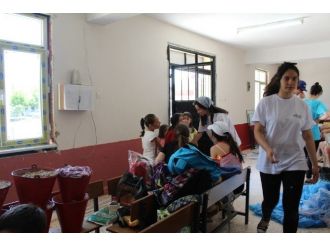 Tatil Yerine Köy Okuluna Destek