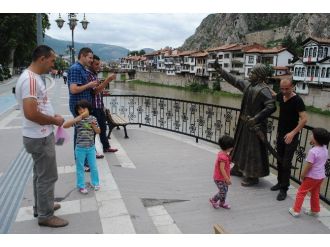 Selfieci Şehzade ‘Dede’ Oldu