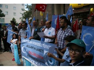 Türkiye Kamu-sen Afyonkarahisar Üyeleri “Çin” Zulmünü Protesto Etti