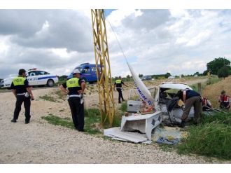 Deterjan Yüklü Minibüs Tarlaya Uçtu: 1 Ağır Yaralı