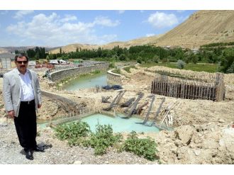 Başkan Eser Köprü İnşatlarında İnceledi