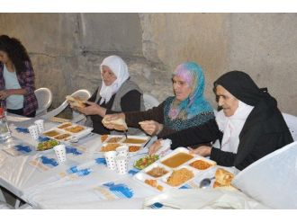 Apartman Sakinlerinin İftar Dayanışması