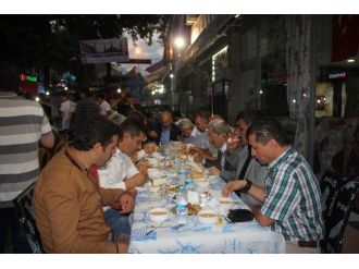 Safranbolu’da Mhp Ve Ülkü Ocaklarından İftar
