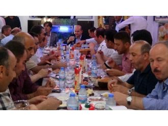 Süleyman Soylu, Hakkari’de Bazı Stk’lılar İle Sahurda Bir Araya Geldi