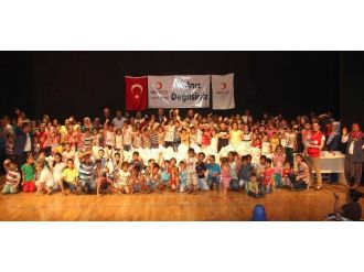 Kızılay Yetimlerin Yüzünü Güldürüyor