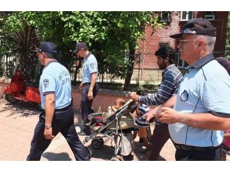 Büyükşehirli Zabıtalardan Dilencilere Geçit Yok