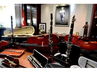 Bir Enstürüman Bir Çocuk